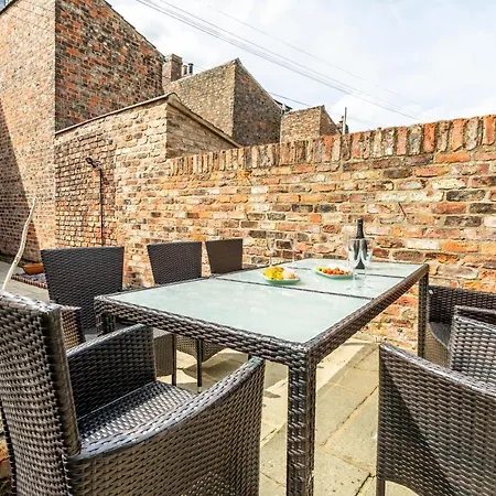 76 Nunnery Lane York