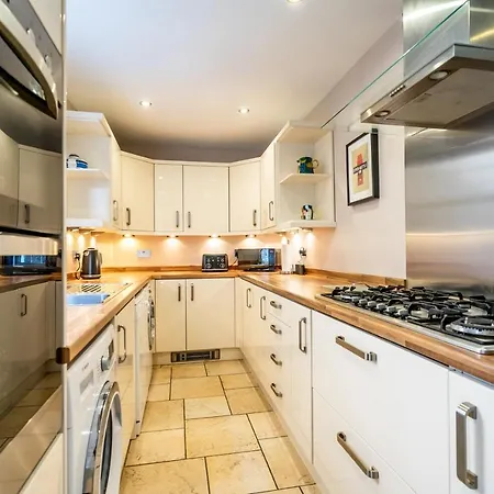 76 Nunnery Lane Ferienhaus *